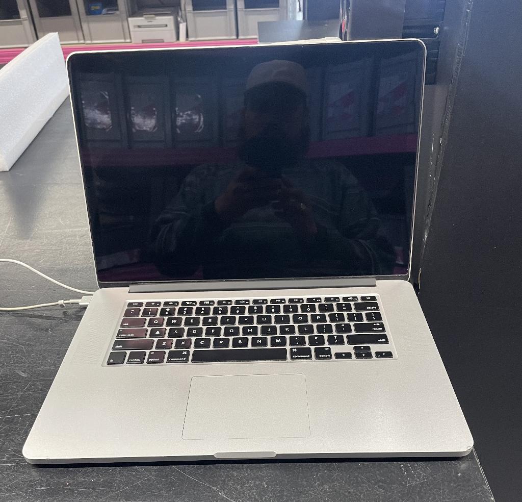 MacBook Pro Retina 15", MacBook Pro, 1 TB of meer, Gebruikt, 2 tot 3 Ghz