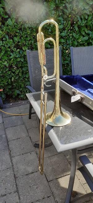 blaasinstrument trombone, Ophalen, Gebruikt, Tenor, Met koffer