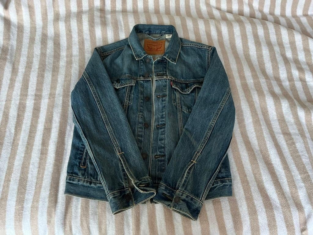 Levi's Trucker Jacket Zo Goed Als NIEUW!, Ophalen, Blauw, Zo goed als nieuw, Levi’s