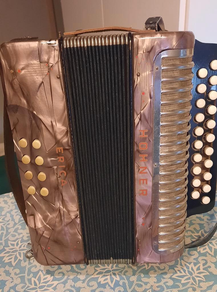 Hohner trekharmonica, Muziek en Instrumenten, Accordeons, Gebruikt, Knopaccordeon, Hohner, Met riemen, Ophalen