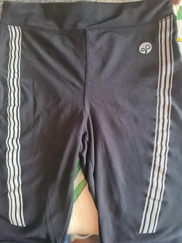 Zwarte sportlegging met witte strepen en ritszakje, Kleding | Dames, Sportkleding, Maat 38/40 (M), Zwart, Ophalen of Verzenden