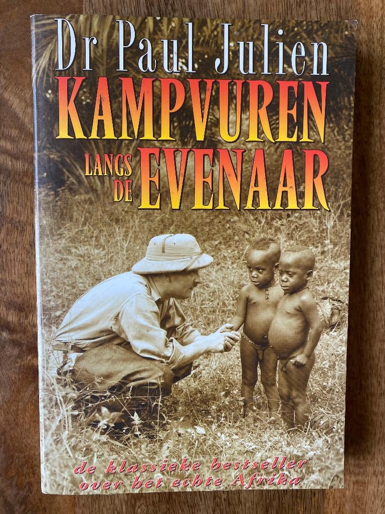 Kampvuren langs de evenaar - Dr. Paul Julien, Ophalen of Verzenden, Zo goed als nieuw, Dr. Paul Julien, Afrika