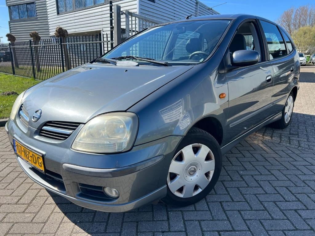 Nissan Almera Tino 1.8 2004 Clima PDC Camera Trekhaak, Auto's, Nissan, Stof, 4 cilinders, Almera Tino, Origineel Nederlands