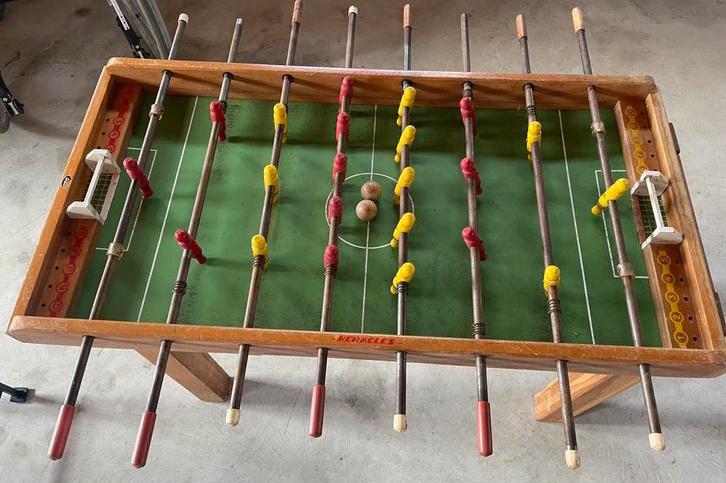 Compact voetbalspel voor op een tafeltje, Ophalen, Gebruikt