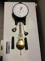 Te koop: Warmink wandklok met gewichten+ emaille wijzerplaat, Ophalen, Zo goed als nieuw, Analoog, Wandklok