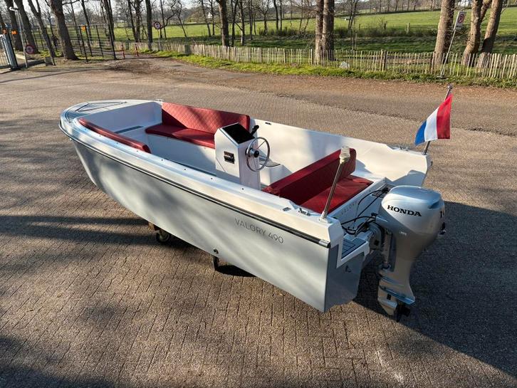 Prachtige Valory 490 sloep incl 10 pk bj 2022 VAARKLAAR, Watersport en Boten, Sloepen, 10 tot 30 pk, 3 tot 6 meter, Buitenboordmotor