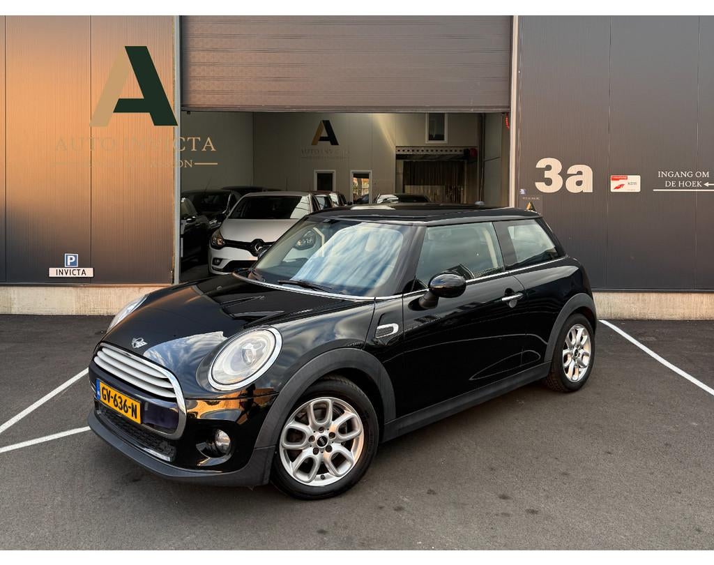 MINI Cooper 1.5 - Business (bj 2015), Start-stop-systeem, 136 pk, Gebruikt, 4 stoelen