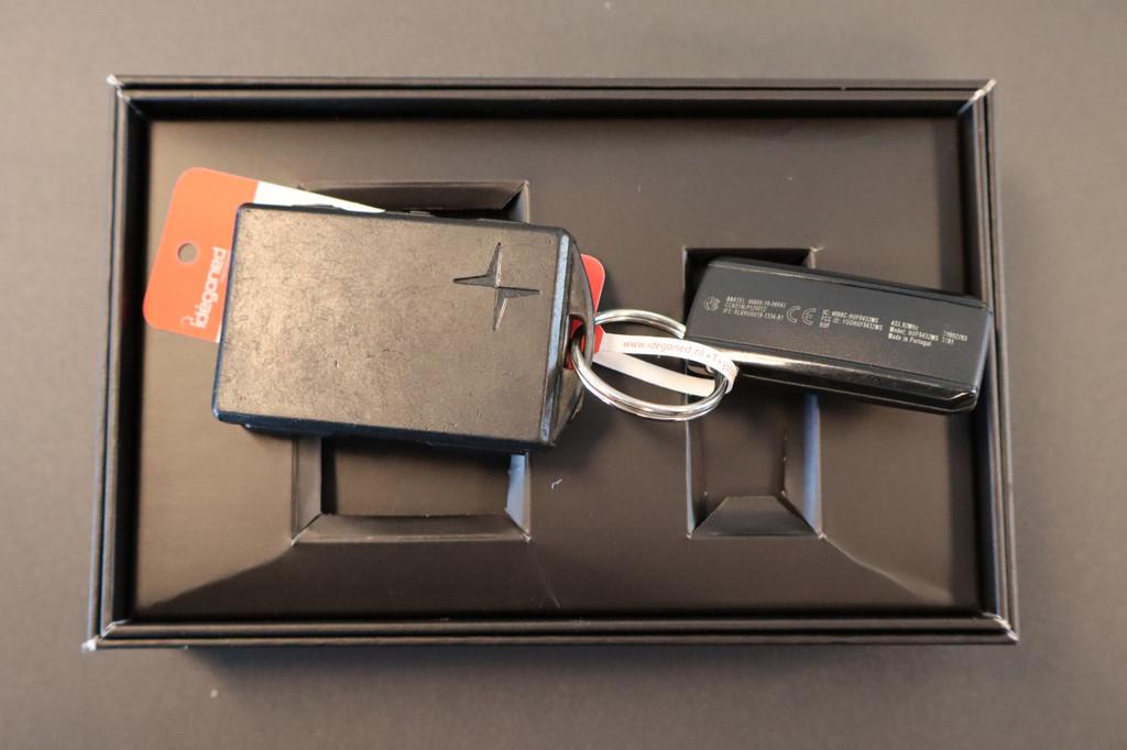 Polestar 2 Standard Range Single Motor 63kWh 100%SOH! Pilot, Auto's, Polestar, Stof, Gebruikt, Verwarming stoelen achter, Zwart