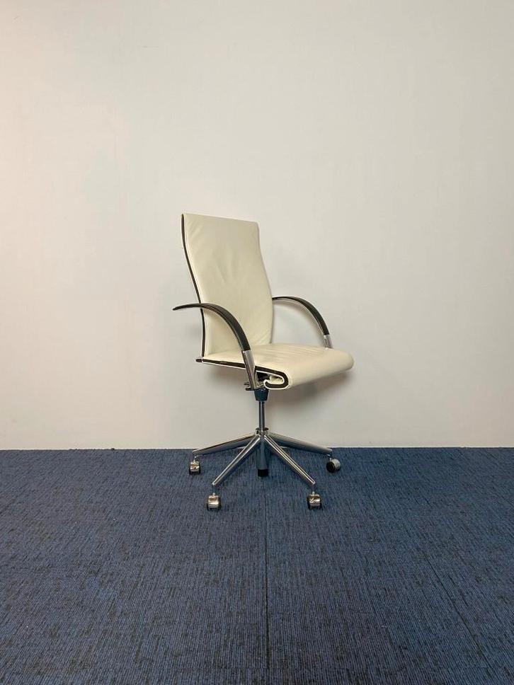 70 x Vergaderstoel Ahrend 350, gebroken wit leer, chroom, Huis en Inrichting, Stoelen, Gebruikt, Vijf, Zes of meer stoelen, Leer