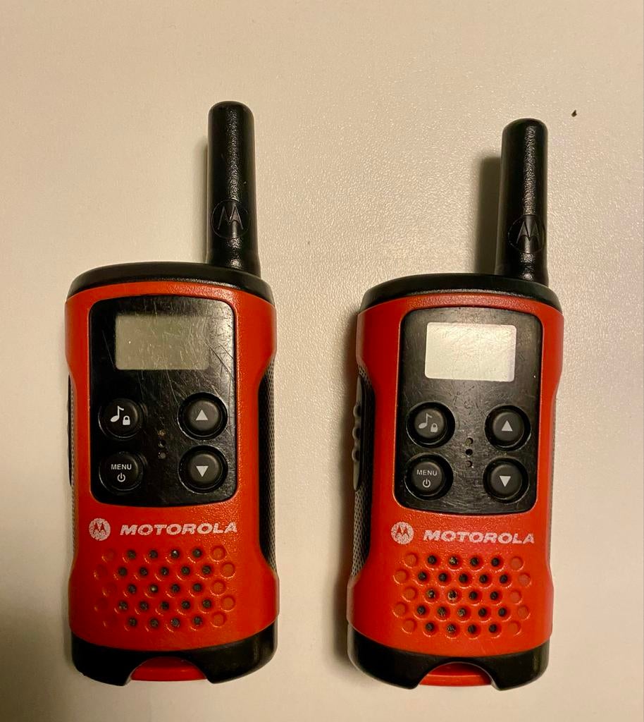 Motorola Walkie Talkies - Set van 2, Ophalen, 5 tot 15 km, Zo goed als nieuw, Portofoon of Walkie-talkie