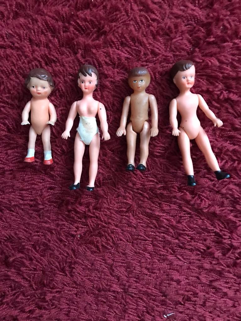 4 poppenhuis poppetjes. 10cm. En 9 cm., Verzamelen, Poppenhuizen en Toebehoren, Ophalen, Zo goed als nieuw