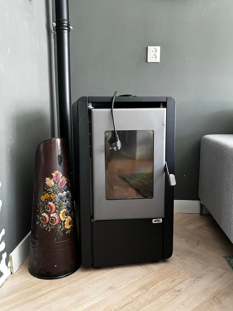 Artel PETIT6-KAR Pelletkachel, Ophalen, Gebruikt, Vrijstaande haard