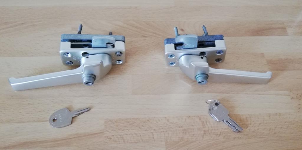 AXA raamsluiting, Doe-het-zelf en Verbouw, Hang- en Sluitwerk, Ophalen, Gebruikt, Overige materialen, Slot