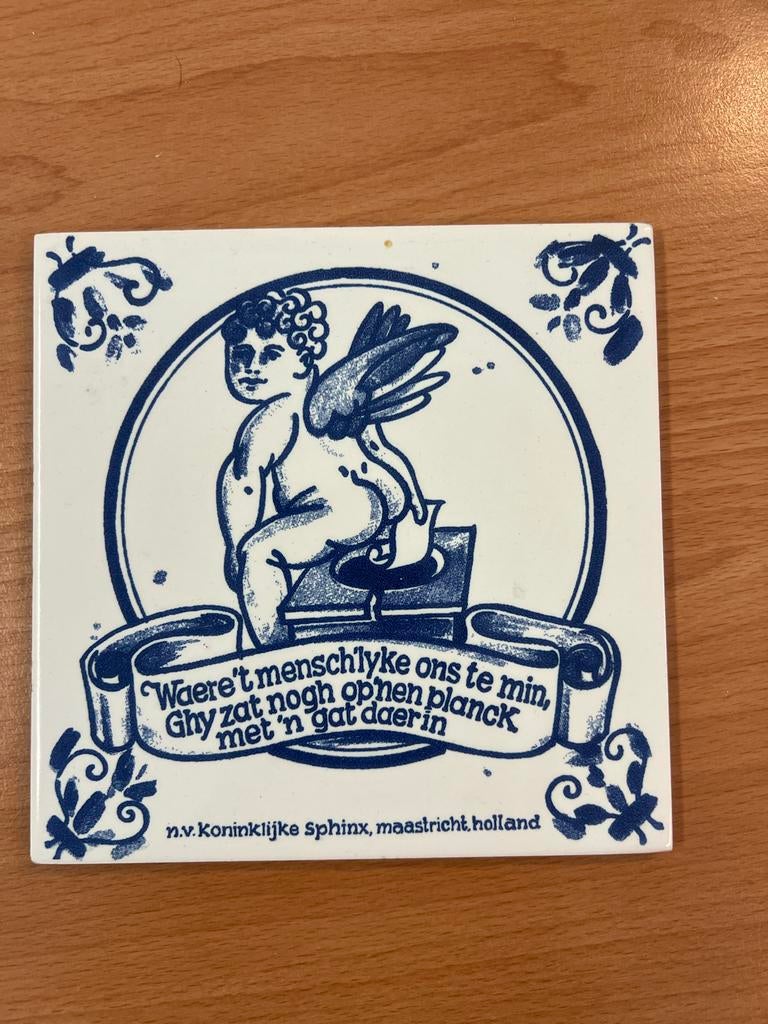 Antieke Sphinx Maastricht Tegels met Engeltje (2 stuks), Antiek en Kunst, Antiek | Wandborden en Tegels, Ophalen