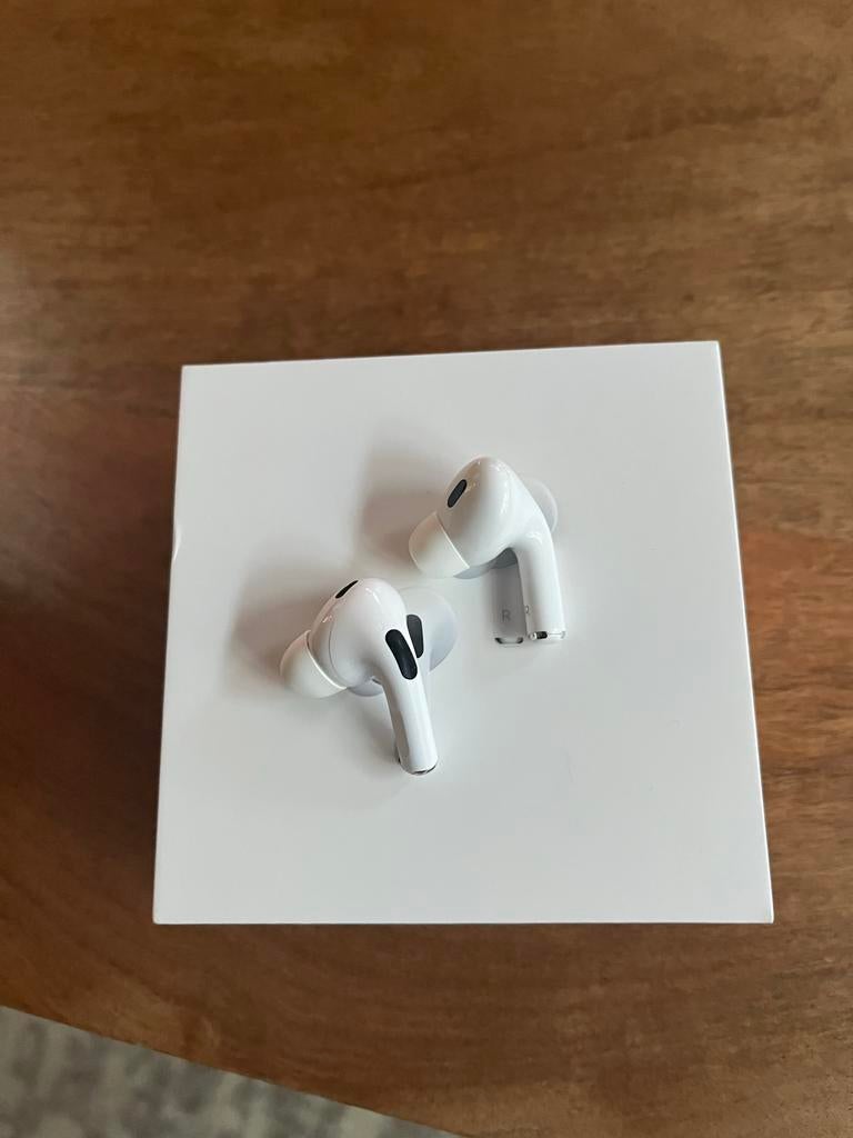 Apple AirPods Pro (2e generatie), Ophalen of Verzenden, Gebruikt, Draadloos