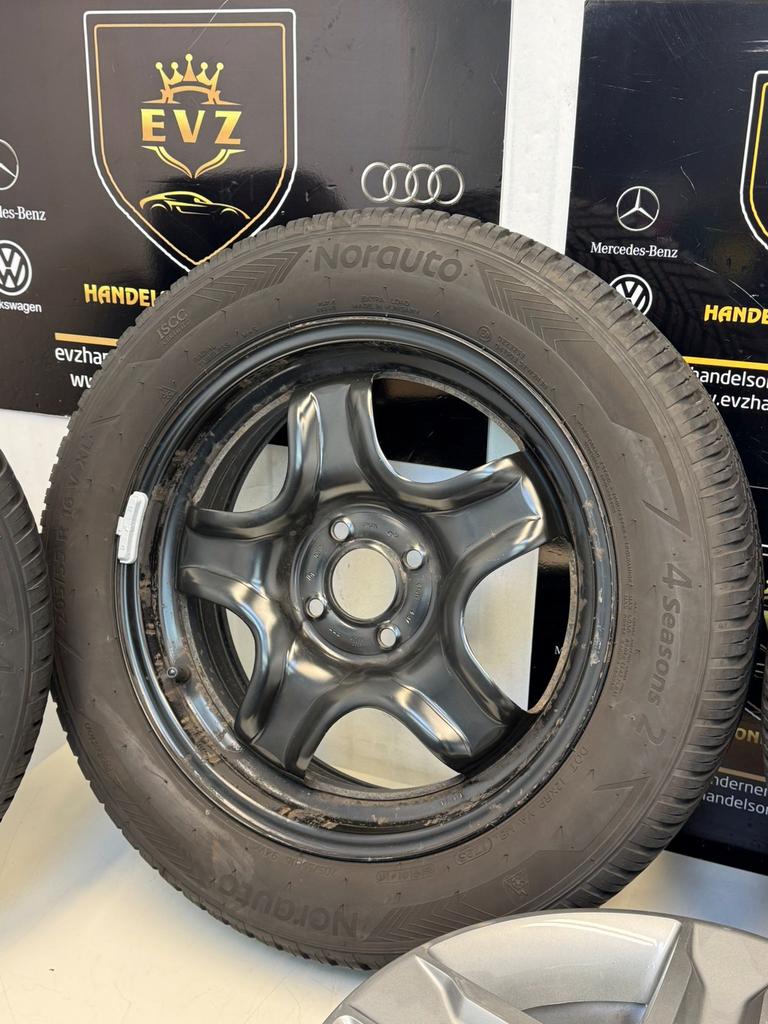 Dacia Logan Stepway 2019 velgen met All-Seasons 205/55R16, Auto-onderdelen, Banden en Velgen, Gebruikt, 16 inch, Banden en Velgen