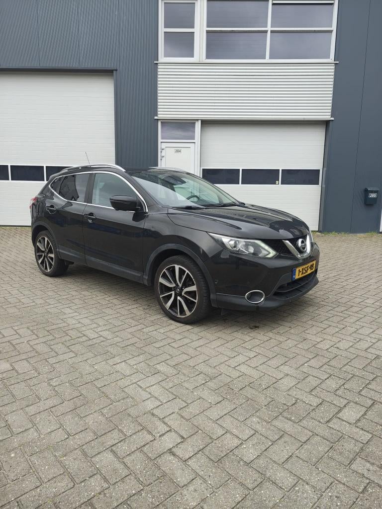 Nissan Qashqai 1.2 Dig-t 85KW 2WD 2014 Zwart, Auto's, Voorwielaandrijving, Zwart, 4 cilinders, Zwart