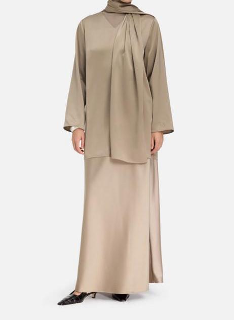 Satin skirt Khaki maat s, Kleding | Dames, Ophalen of Verzenden