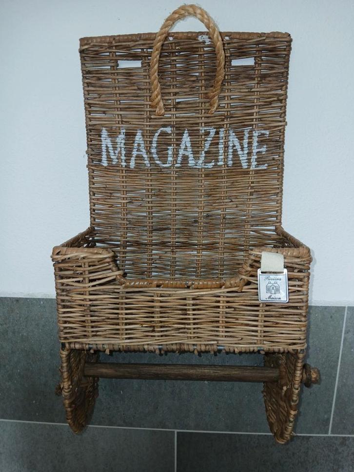 Rotan tijdschriftenrek 'Magazine' van Riviera Maison, Huis en Inrichting, Woonaccessoires | Krantenbakken en Lectuurbakken, Gebruikt