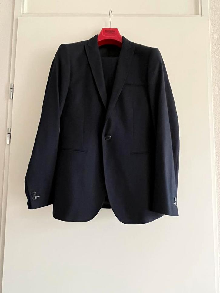 Runway party pak/kostuum donkerblauw mt 48 gala, Kleding | Heren, Kostuums en Colberts, Zo goed als nieuw, Maat 48/50 (M), Blauw