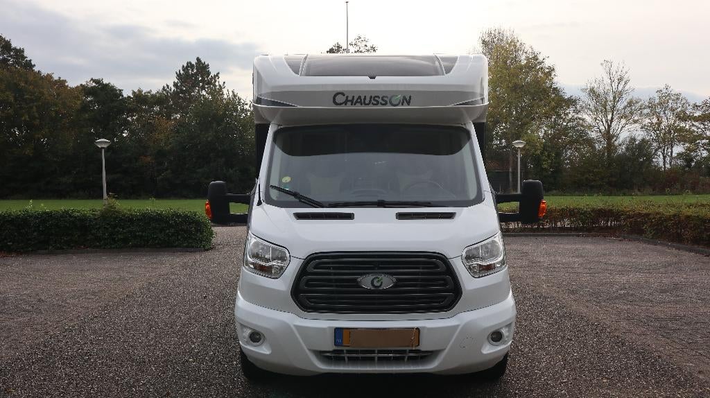 Camper Chausson Titanium 758, Caravans en Kamperen, Campers, Automaat, Chemisch toilet, Ringverwarming, Reservewiel