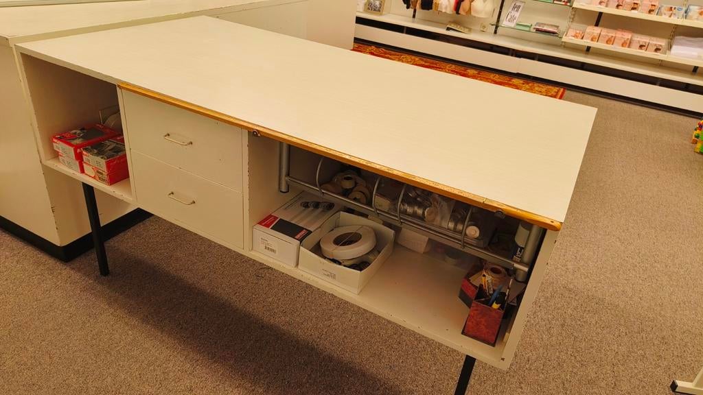 Witte toonbank met lades en opbergruimte, Ophalen