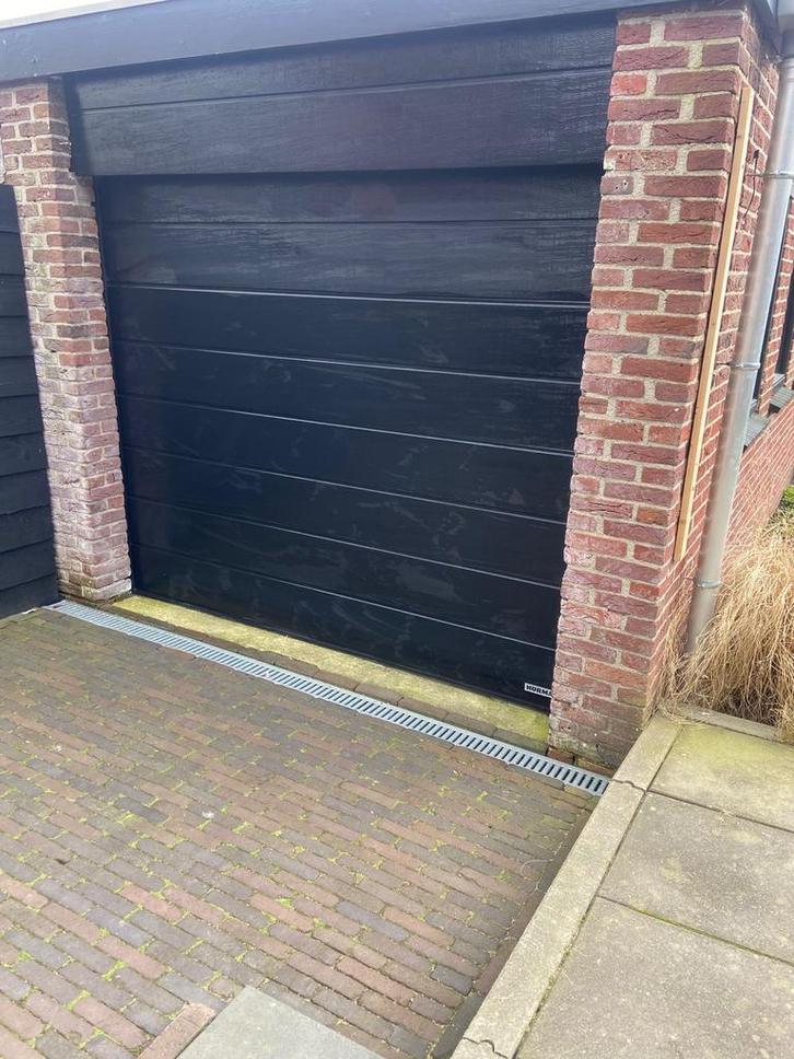 T.e.a.b: Garagedeur - Nieuw of gebruikt, Doe-het-zelf en Verbouw, Deuren en Horren, Zo goed als nieuw, Garagedeur, 200 tot 215 cm