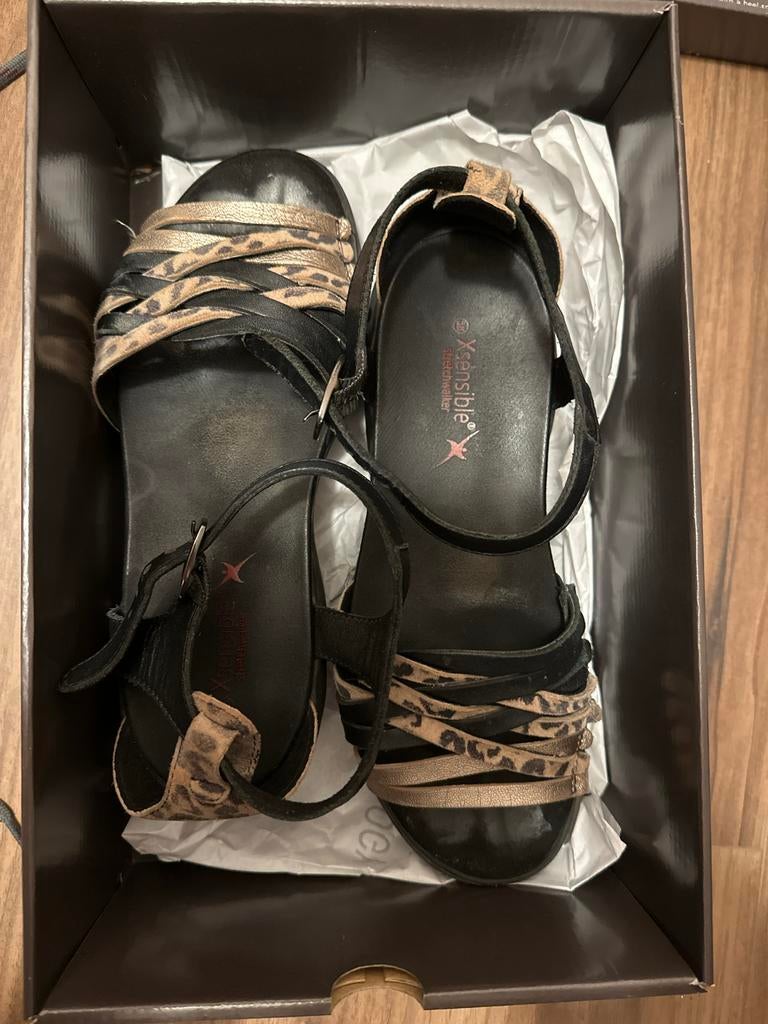 Xsensible Stretchwalker sandalen - Zwart, goud, luipaardprin, Kleding | Dames, Schoenen, Ophalen of Verzenden, Zo goed als nieuw