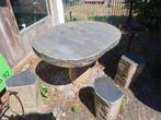 Natuurstenen ( Menhir) tuinset : tafel met 4 stoeltjes, Tuin en Terras, Ophalen, Overige materialen, 3 zitplaatsen, Zo goed als nieuw