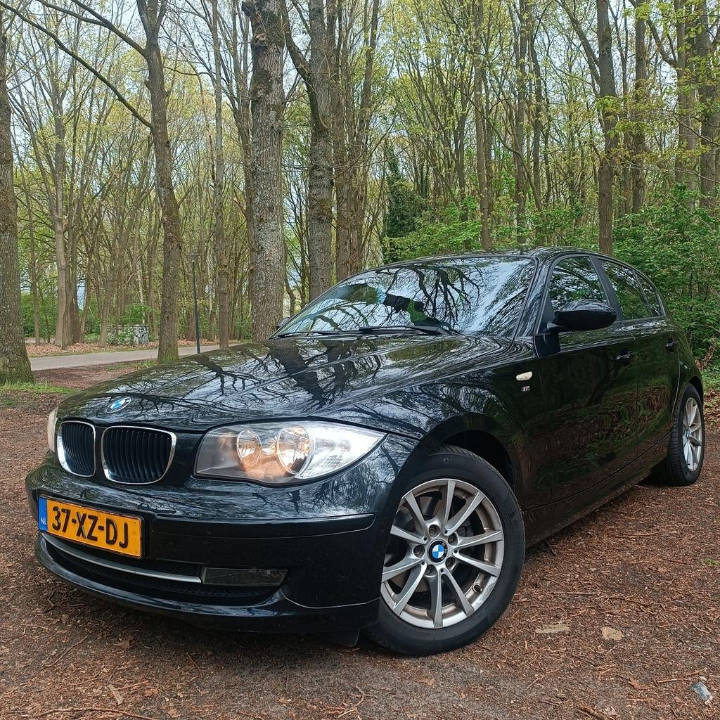 BMW 120i High Executive AUTOMAAT – Leder/Verwarming/Cruise –, Auto's, Achterwielaandrijving, 1995 cc, 4 cilinders, Zwart