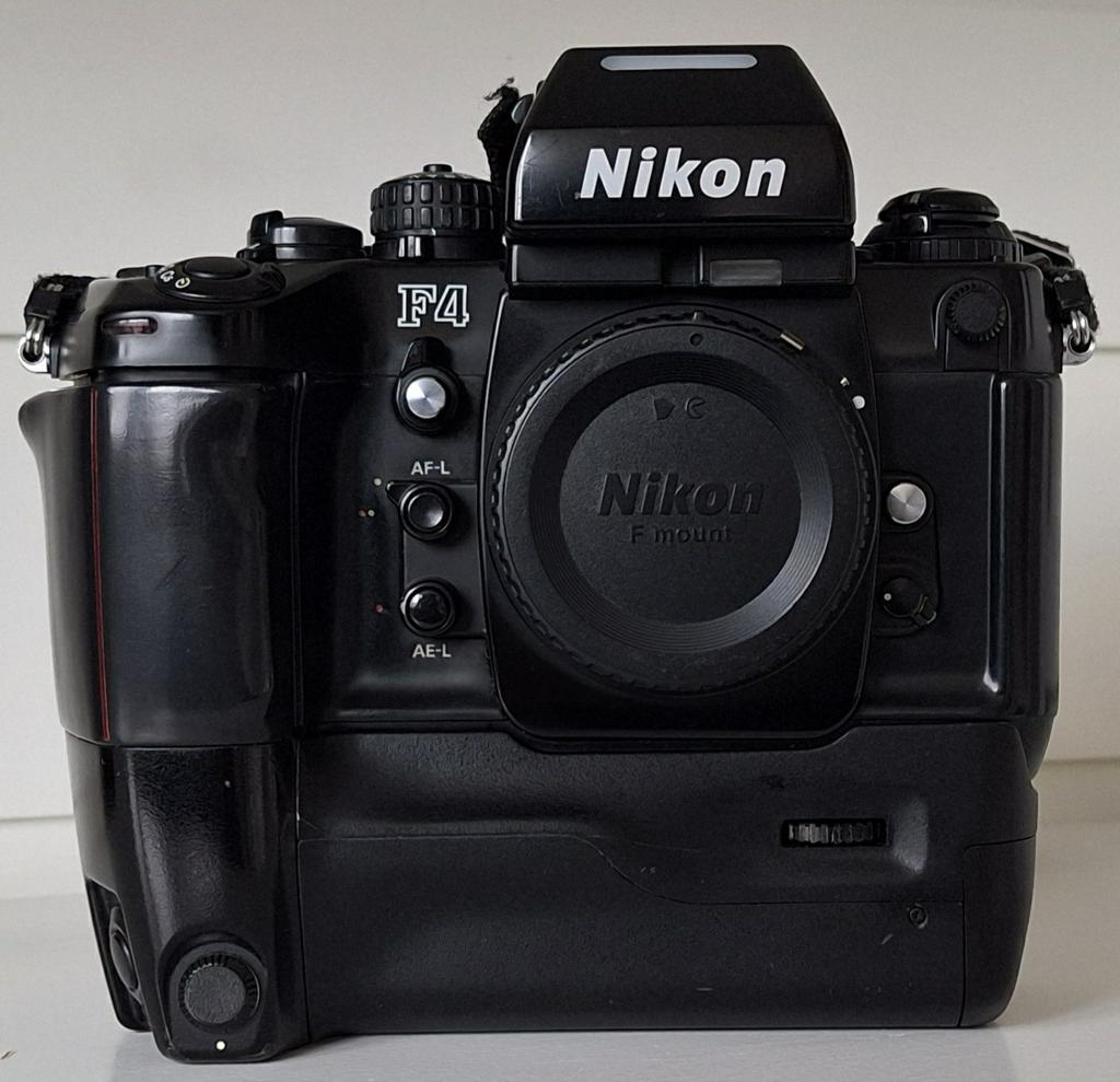 Nikon MB-23 Batterijgreep voor Nikon F4, Audio, Tv en Foto, Fotocamera's Analoog, Ophalen of Verzenden, Gebruikt, Spiegelreflex