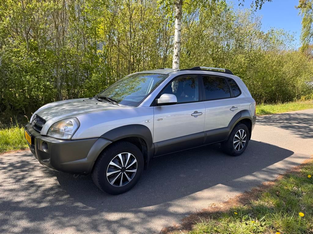 Hyundai Tucson 2.0 I 4WD 2005 Grijs, 4 cilinders, Handgeschakeld, Vierwielaandrijving, Particulier