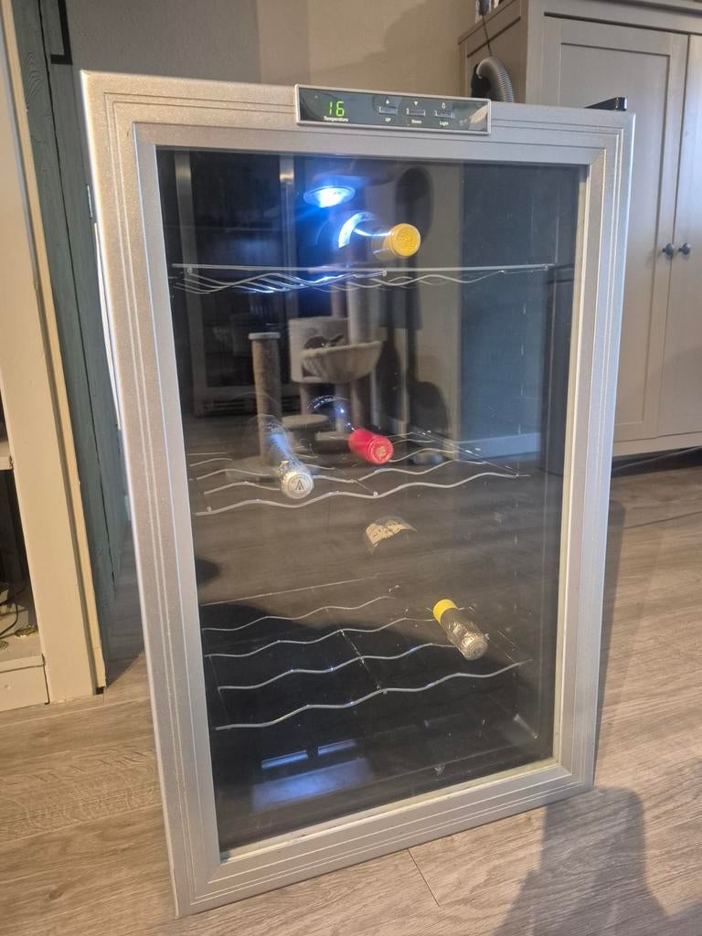 Klimaatkast voor 20 flessen - Goede staat, 1 zone, Witgoed en Apparatuur, Koelkasten en IJskasten, Ophalen, Minder dan 75 liter