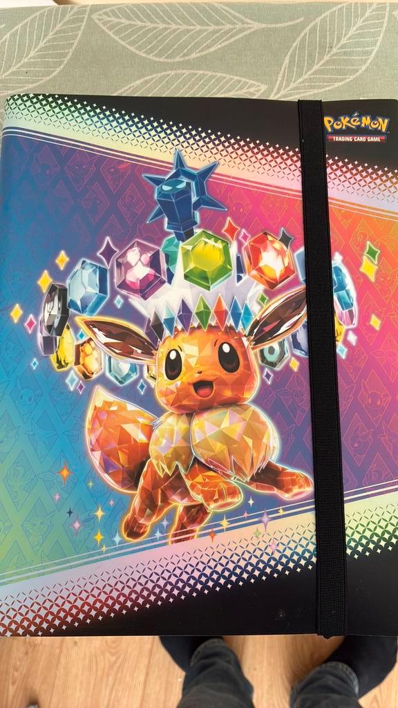 Pokémon Prismatic Evolutions, Hobby en Vrije tijd, Verzamelkaartspellen | Pokémon, Nieuw, Verzenden