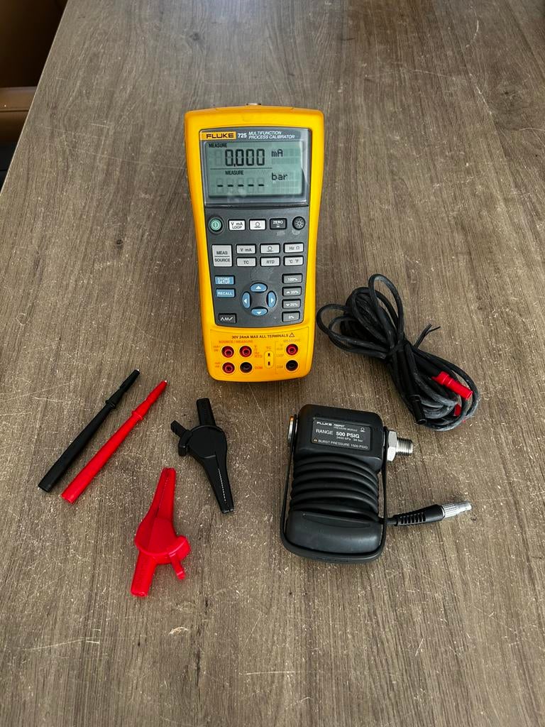 Fluke 725 proceskalibrator met druk module, Ophalen of Verzenden, Zo goed als nieuw, Multimeter