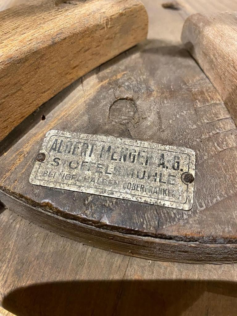 Antiek stoeltje fabrieksstoeltje Albert Menger, Ophalen