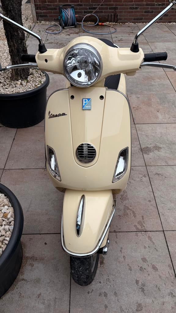 Hele nette vespa lx50, Fietsen en Brommers, Scooters | Vespa, Ophalen of Verzenden, Zo goed als nieuw, Benzine, Vespa LX