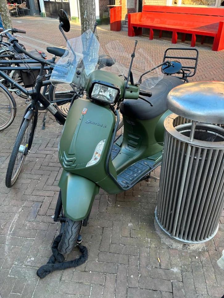 Kapotte scooter, Fietsen en Brommers, Scooters | Overige merken, Gebruikt, Maximaal 25 km/u, Benzine, Ophalen