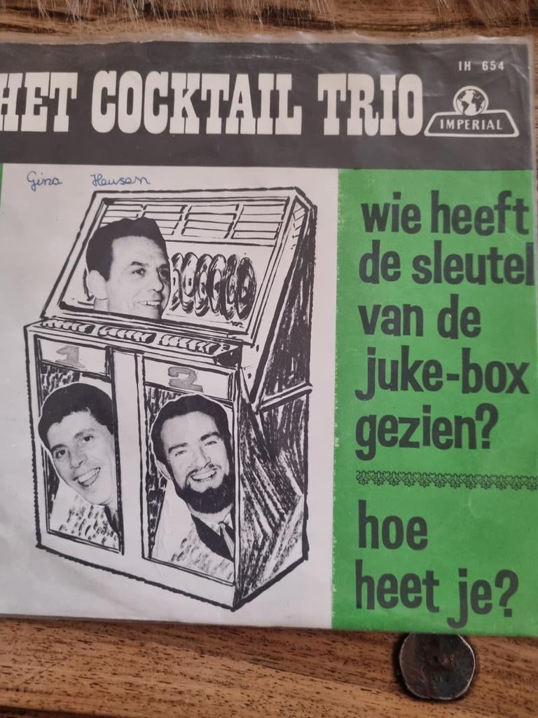 Het Cocktail Trio - Wie heeft de sleutel van de juke-box, Ophalen of Verzenden, Zo goed als nieuw, Overige formaten, Levenslied of Smartlap