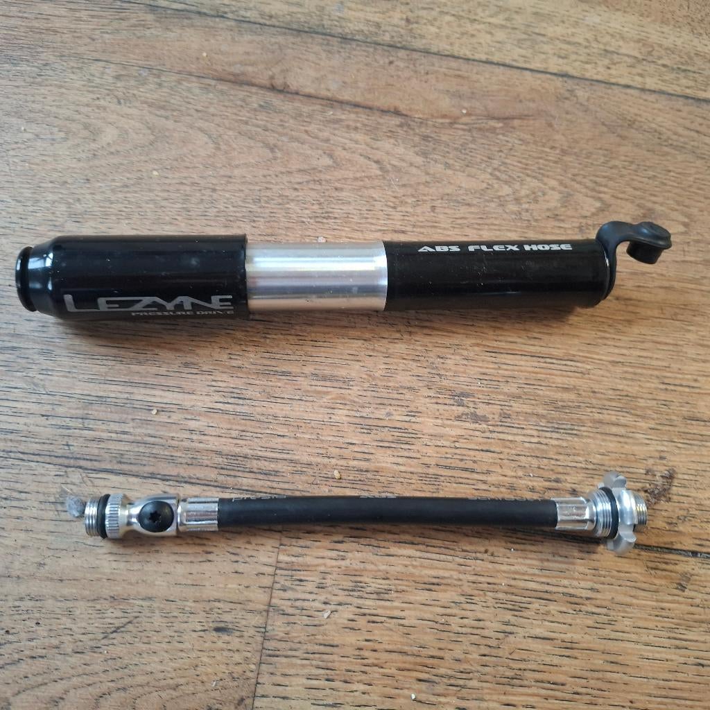 Lezyne abs flex fietspomp, Ophalen of Verzenden, Zo goed als nieuw