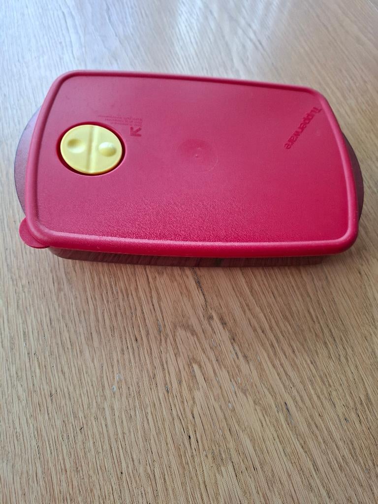 Tupperware Magnetron Schaal groot, Huis en Inrichting, Ophalen of Verzenden, Zo goed als nieuw, Rood, Schaal