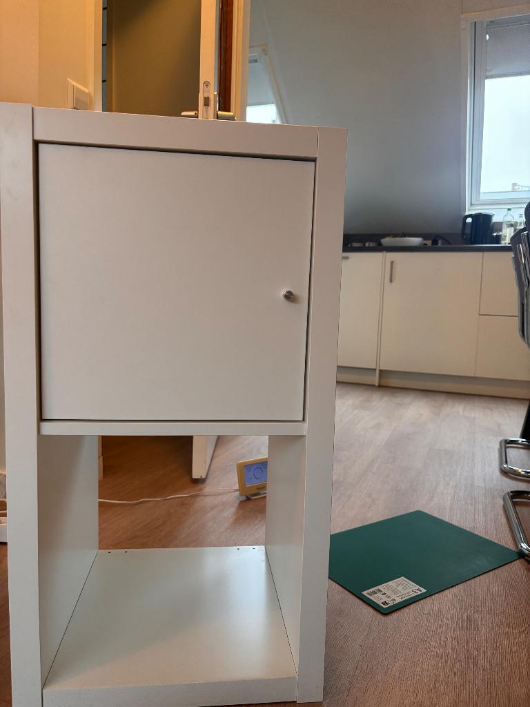 Kallax kast, Huis en Inrichting, Kasten | Boekenkasten, Ophalen, 50 tot 100 cm, Zo goed als nieuw, Minder dan 100 cm