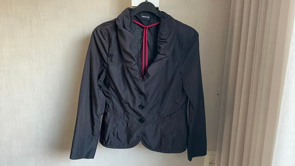 Zwarte dames bleazer maat 40. Van taifun., Kleding | Dames, Maat 38/40 (M), Zwart, Ophalen of Verzenden, Jasje