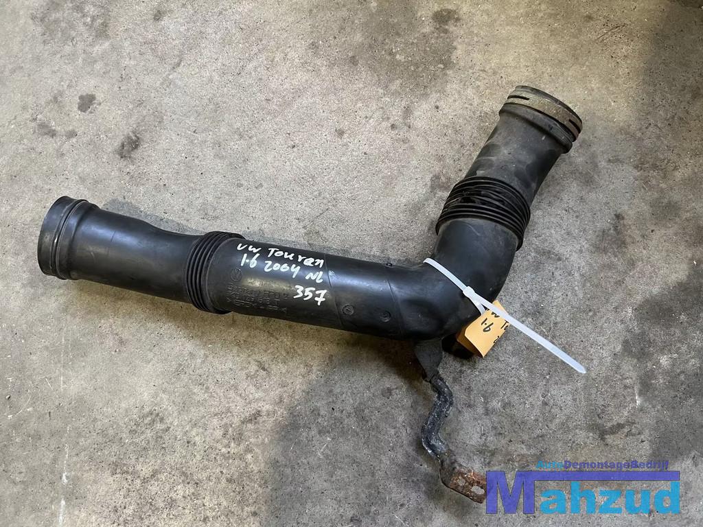 VW TOURAN 1.6 BGU BSE BSF Luchtgeleider luchtslang 1K0129618, Gebruikt, Volkswagen, Volkswagen AG, Berliner Ring 2
38440  Wolfsburg, DE