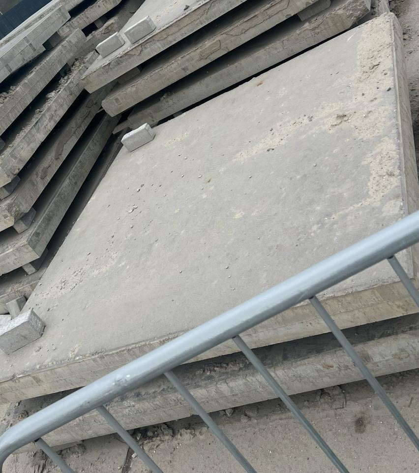 Betonnen platen (100+ beschikbaar), Ophalen, Zo goed als nieuw, Beton, Overige typen