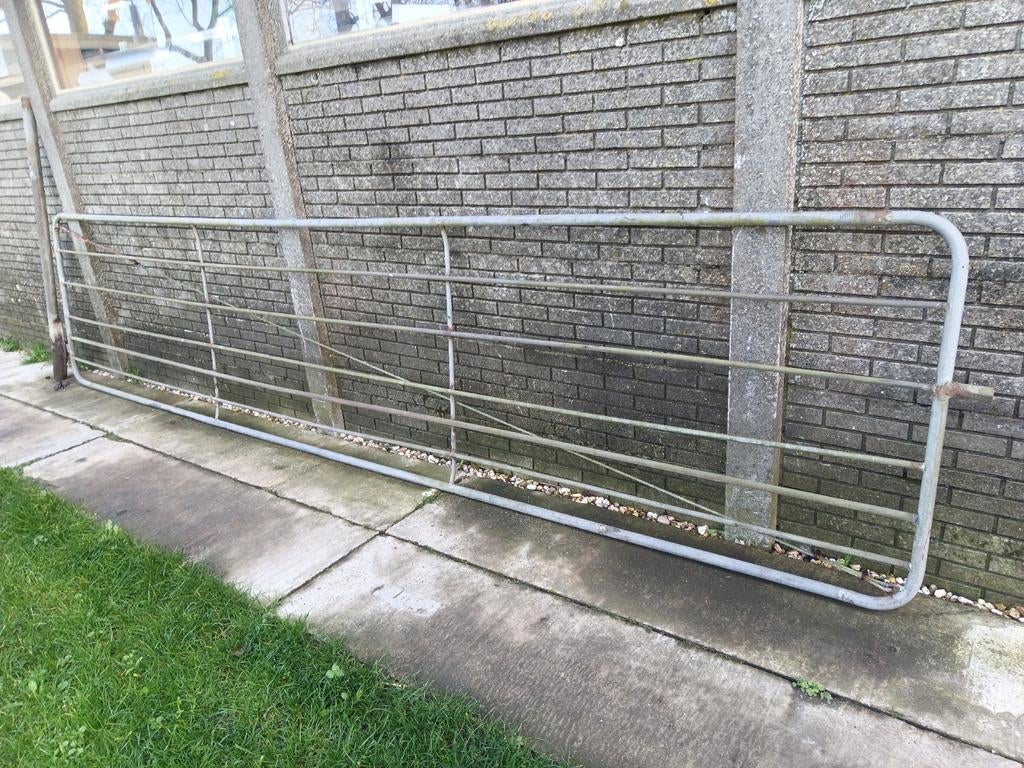 Robuust boerenhek van ijzer met paal, Ophalen, Met poort, Gebruikt, Overige typen