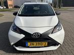 Toyota Aygo 1.0 VVT-i x-now 5DRS AIRCO CRUISE LED., Voorwielaandrijving, Stof, Gebruikt, Euro 6