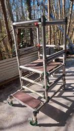 Te koop kleine aluminium rolsteiger Werkhoogte 2 meter, Gebruikt, Ophalen of Verzenden, Rolsteiger of Kamersteiger, 5 meter of hoger