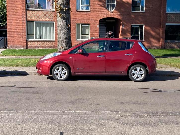 Nissan Leaf 2013 Rood, Auto's, Nissan, Particulier, Leaf, Elektrisch, Hatchback, Automaat, Origineel Nederlands, Rood, Voorwielaandrijving