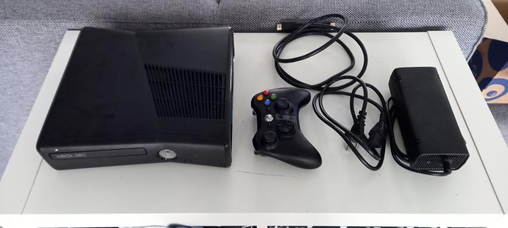 Xbox360 RGH3, 250GB hdd, controller en Kinect sensor, Spelcomputers en Games, Spelcomputers | Xbox 360, Ophalen of Verzenden, Zo goed als nieuw